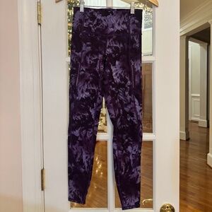 RAINIER HIGH RISE LEGGING TIGHT, SIZE XS, PURPLE FLORAL